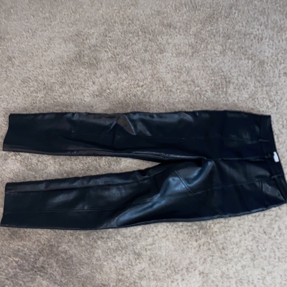 Aritzia Rebel Pant Size 6 Black Vegan Leather - Picture 3 of 4